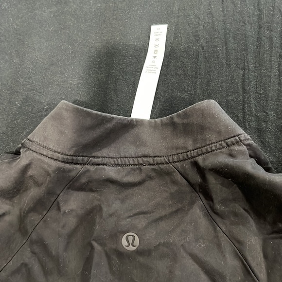 Lululemon Sendal Jacket size 8 New & black leggings, worn once Size 8 - Picture 6 of 13